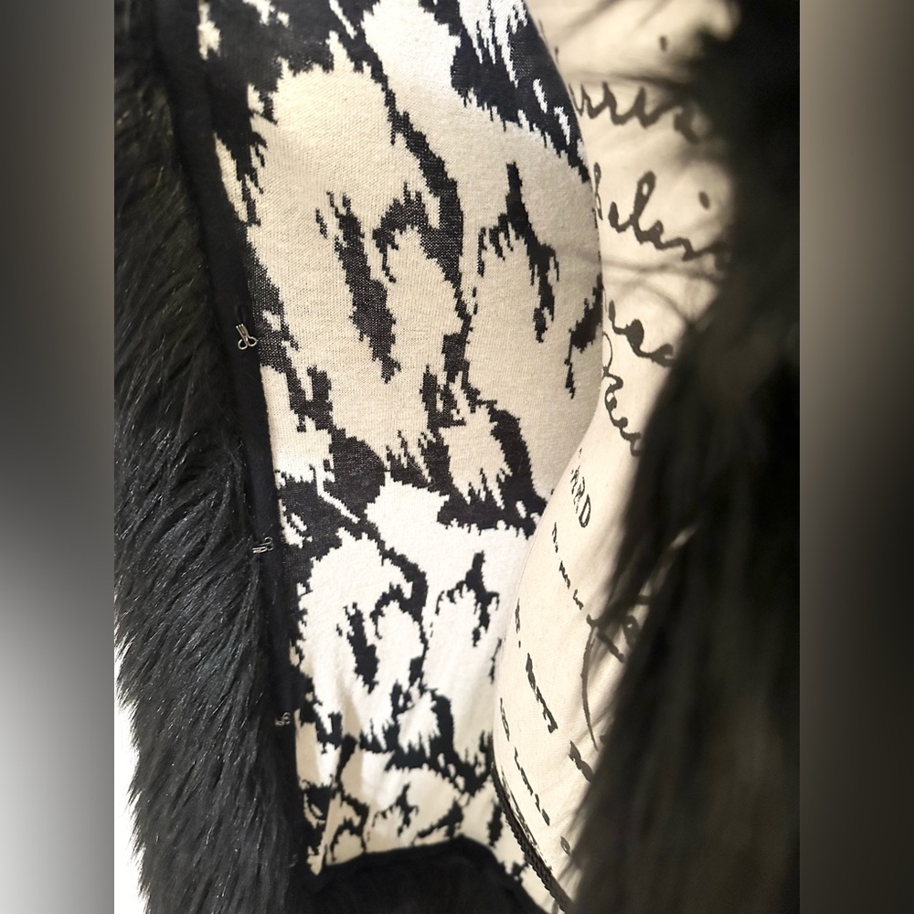 Betsey Johnson Super RARE Cruella Deville Faux Fur Penny Lane Coat M/L - Picture 8 of 14